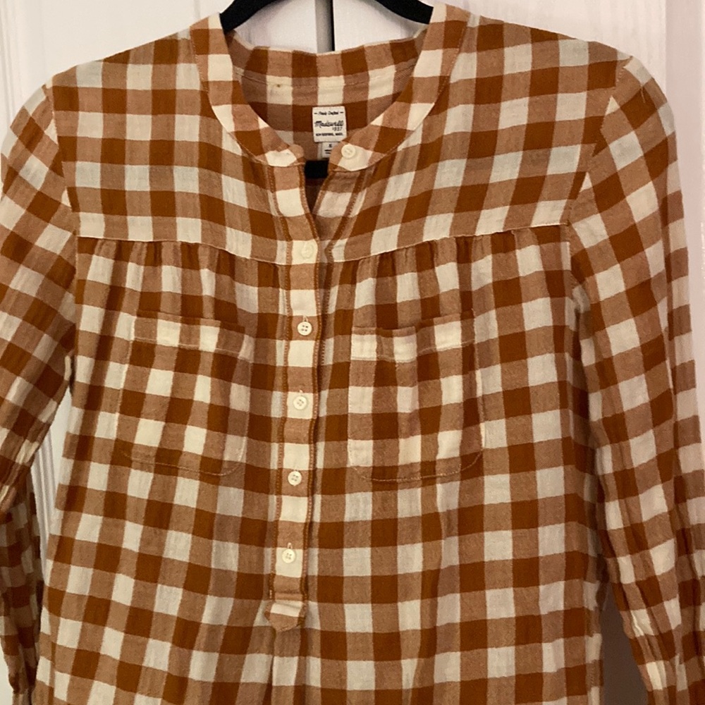 Long-sleeved Checkered Blouse